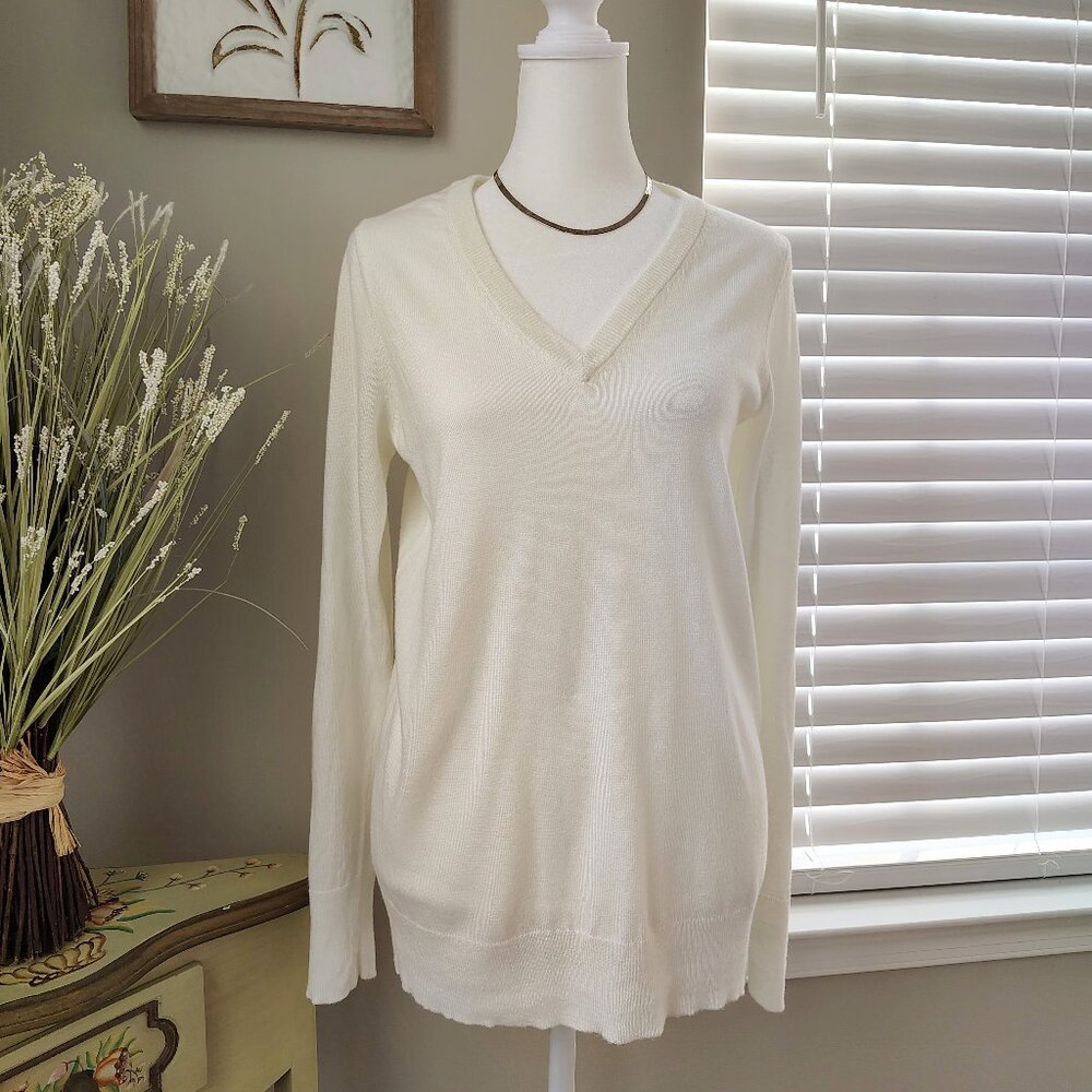 A Newm Day - White Long Sleeve - V Neck Sweater - Medium